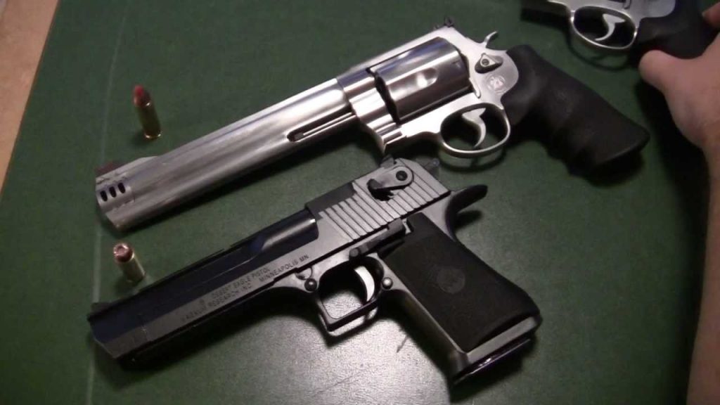 Smith and Wesson 460 and Desert Eagle to compare