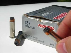 a picture of Federal 357 magnum 125-grain JHP