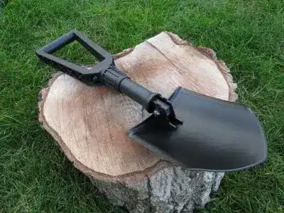 folding shovel for survival